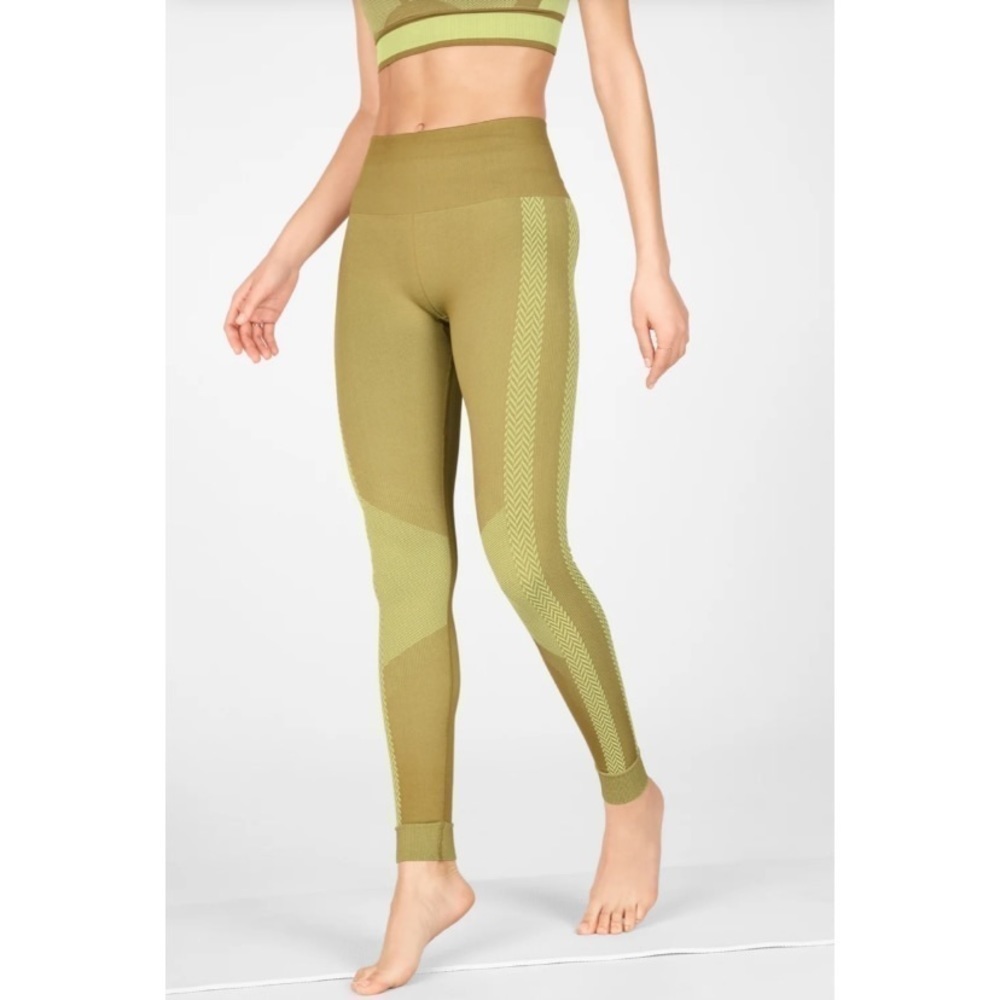 Fabletics High Waisted Seamless Check Green Leggings Size Medium